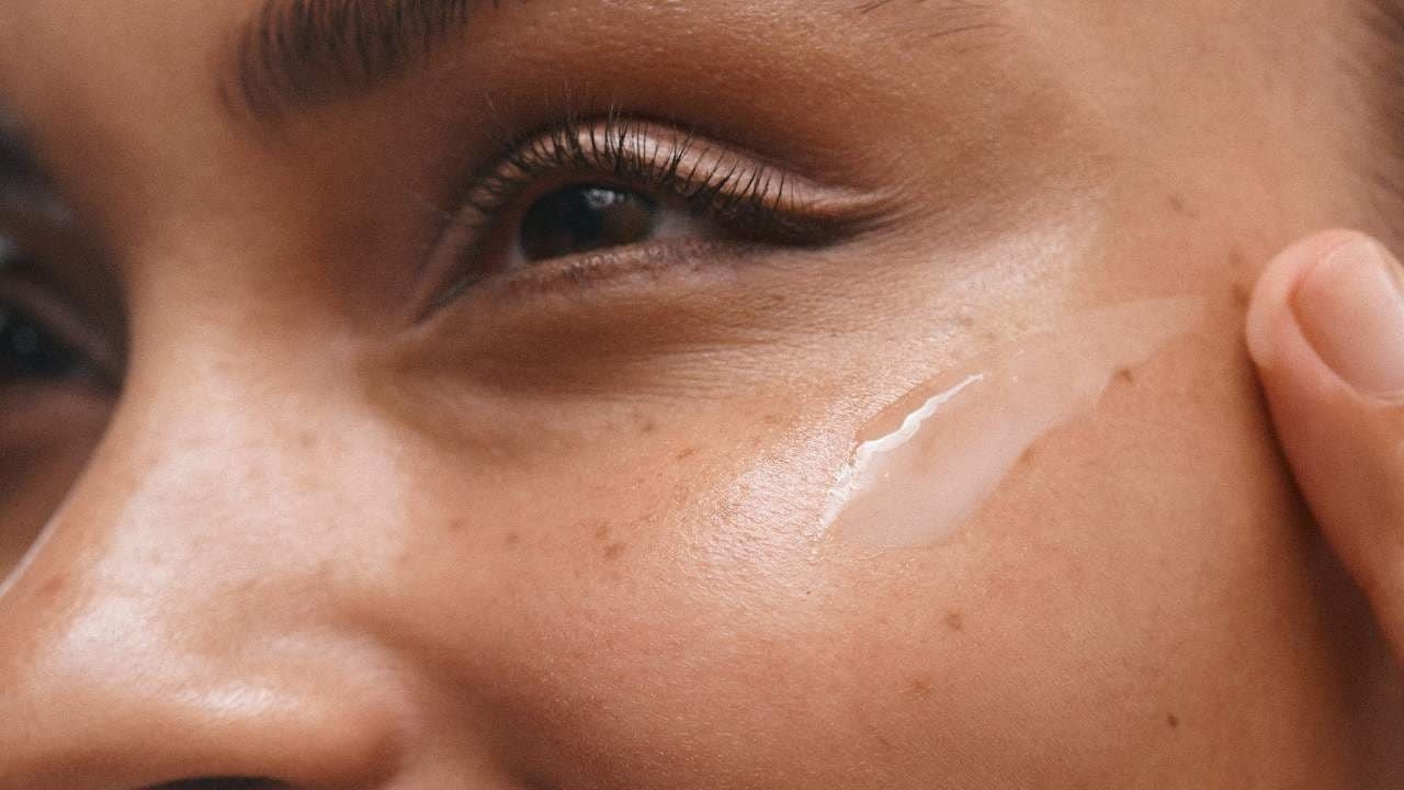 Transform Your Skin with the Best Anti-Dark Spot Cream