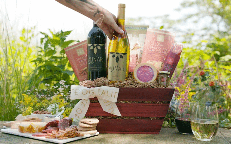 The Ultimate Guide to Gifting Champagne: Ideas, Pairings, and Thoughtful Touches
