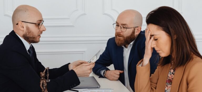 How Glendale Immigration Lawyers Handle I-130 and I-485 Together